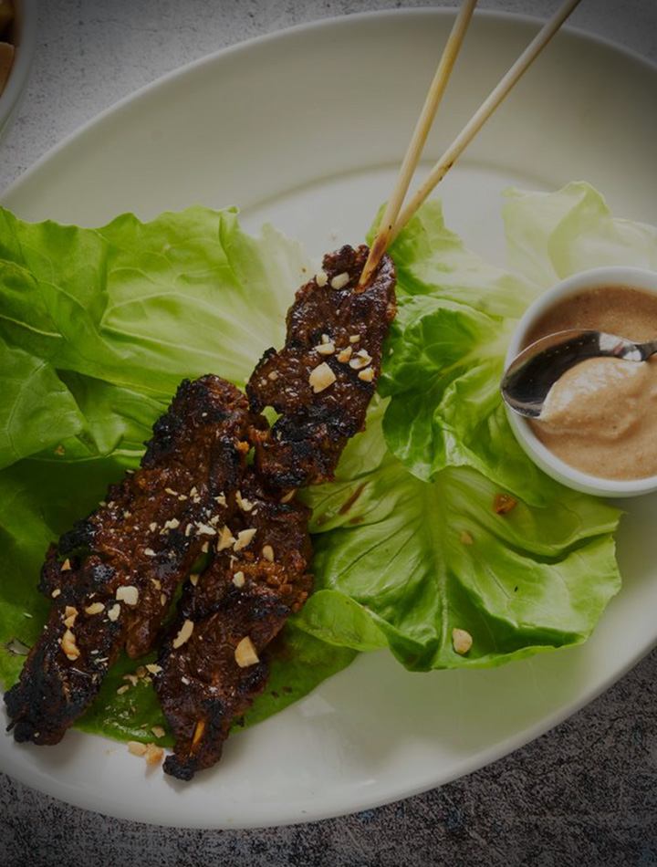 新加坡牛肉沙嗲配羅惹沙律